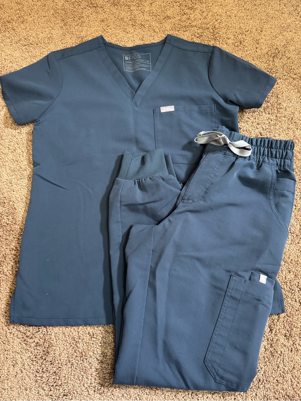 Figs Navy Scrub Set - Catrina Top XS / HW Uman Joggers XS